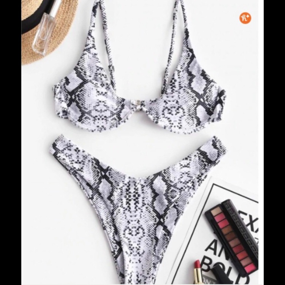 NWT Zaful snakeskin white and black bikini